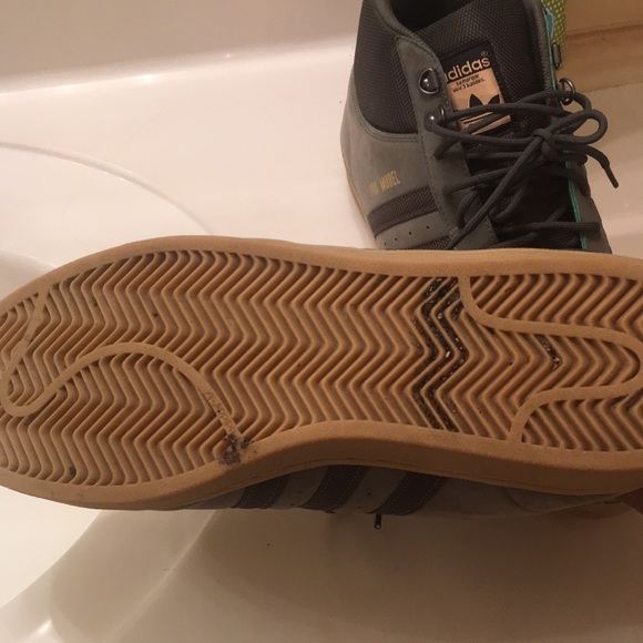 Adidas - Picture 3 of 5